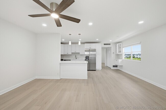 Building Photo - 670 Monaco Ct