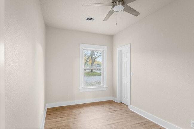 Building Photo - Available May 15!