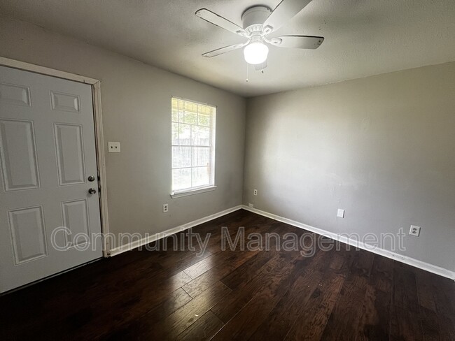 Building Photo - 3443 King Bradford Dr