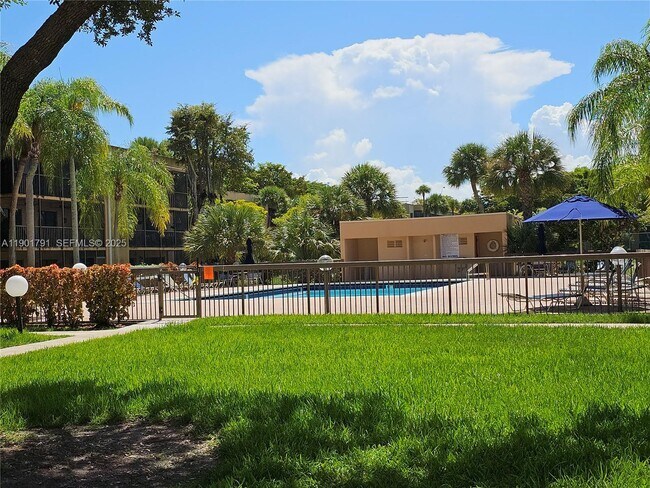 Building Photo - 8415 SW 107th Ave