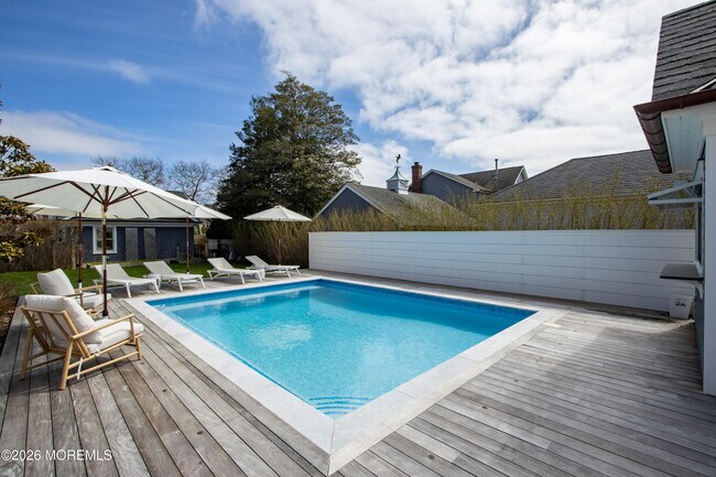 Building Photo - 207 Monmouth Ave