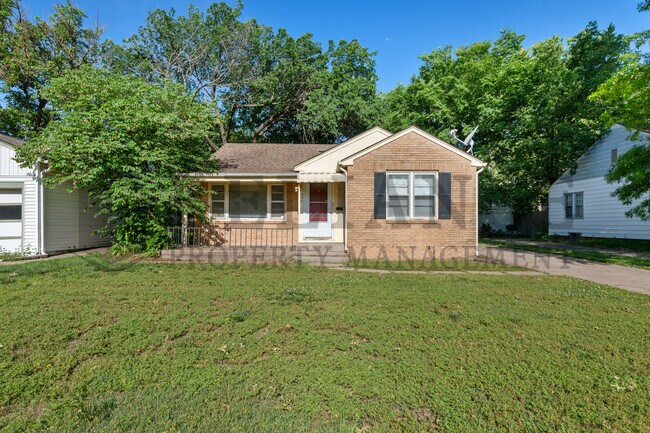 Primary Photo - 853 N Terrace Dr