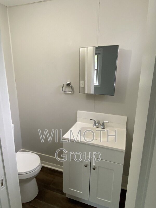 Building Photo - 408 W Mulberry St