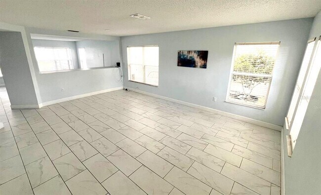 Building Photo - 642 Elderberry Dr