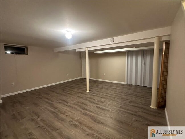 Building Photo - 30 Carpenter Pl