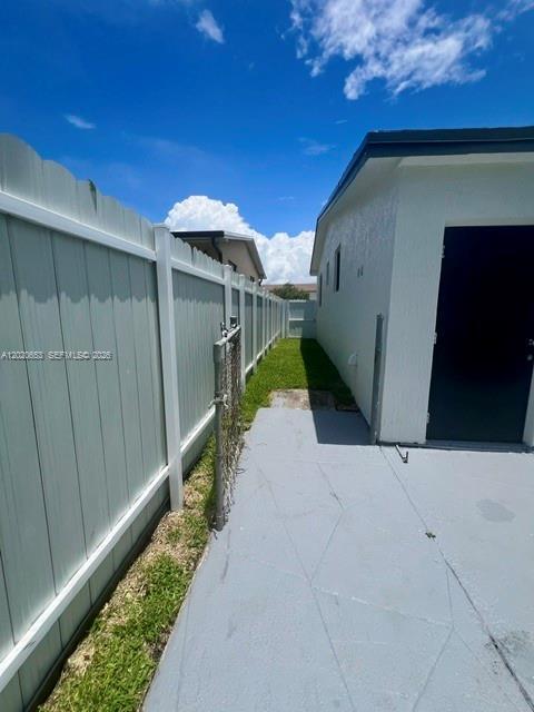 Building Photo - 12020 W Golf Dr