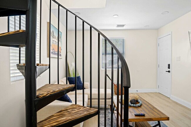 Building Photo - 4603 N Ocean Blvd