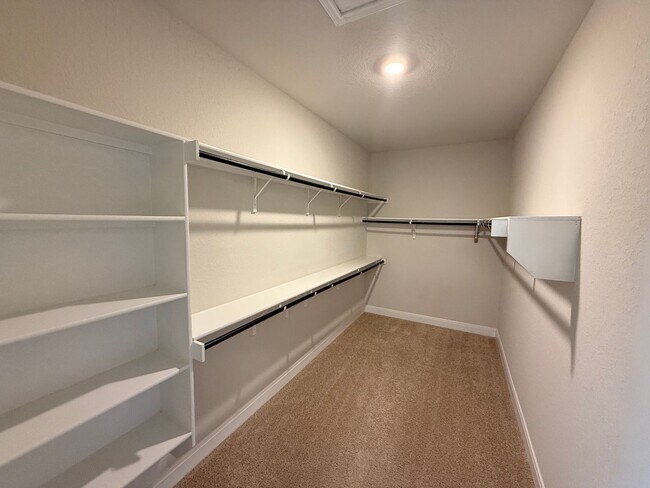 Building Photo - Stunning 4x3 Rental Home in Bulverde, TX!