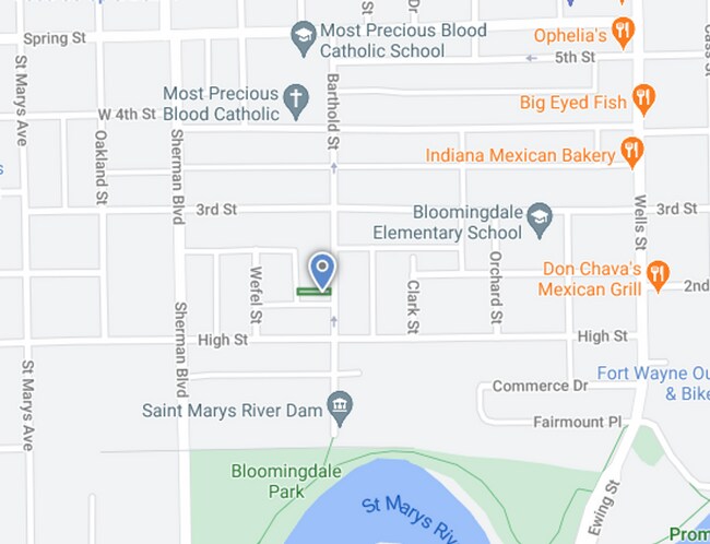 Building Photo - 3 BR 1 1/2 Bath 2 Story Available Now!