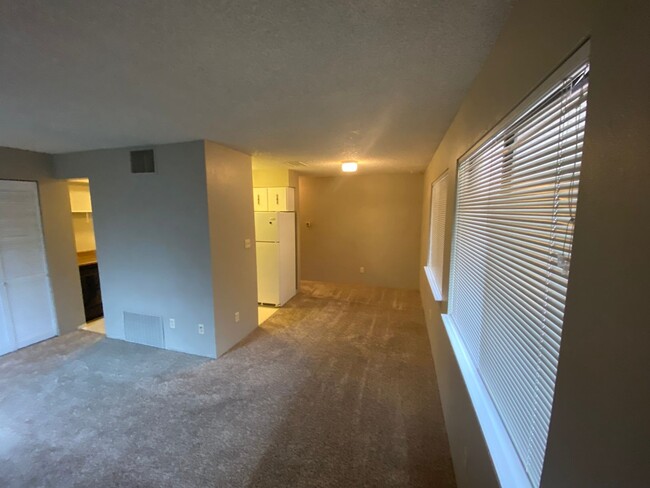 Building Photo - 1705 Heatheridge Rd