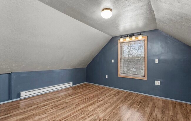 Building Photo - 230 W 39th St