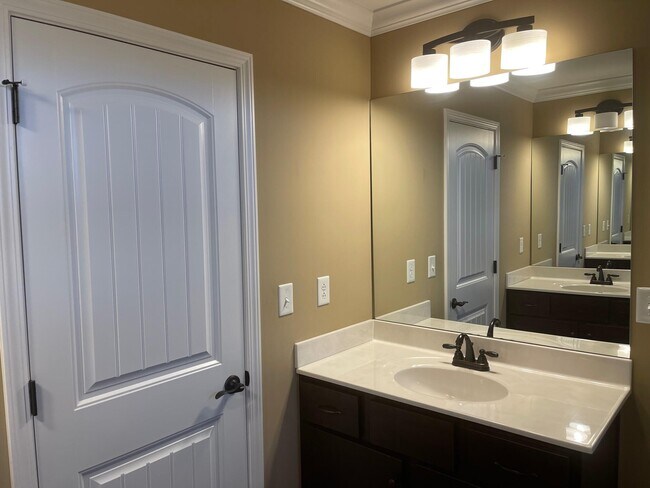 Building Photo - 1568 Sweet Clover Pk