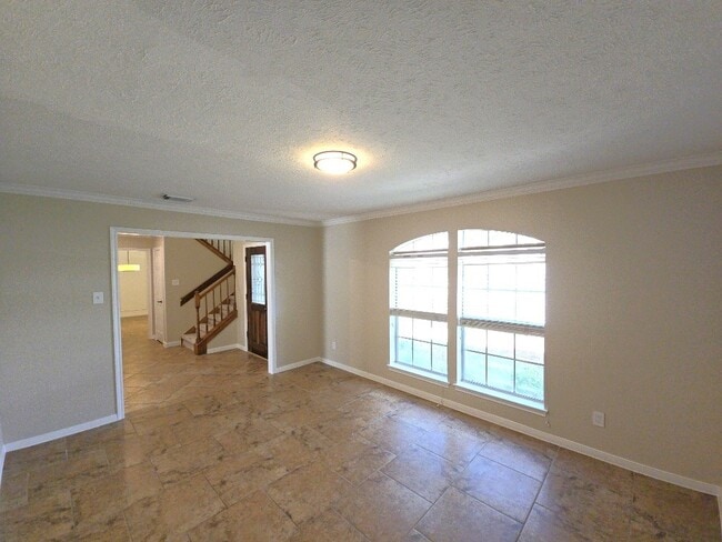 Building Photo - 2502 Fairwind Dr