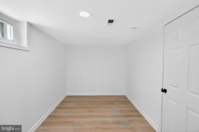 Building Photo - 1870 Yakona Rd