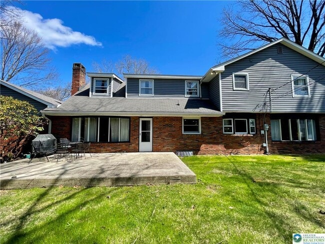 Building Photo - 1331 Armstrong Rd