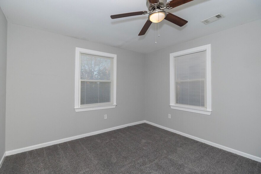 Building Photo - 2708 Olive St