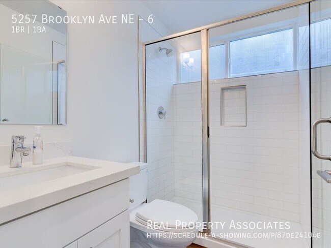 Building Photo - 5257 Brooklyn Ave NE