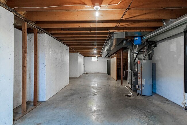 Building Photo - 8304 W 122nd St
