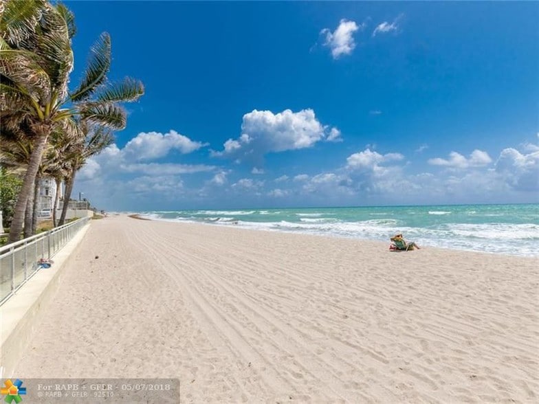 Building Photo - 3000 S Ocean Dr