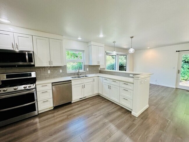 Building Photo - 3bd/2ba Duvall House