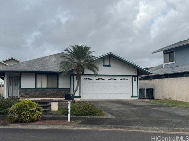 Building Photo - 95-210-210 Maka?ika?i Pl