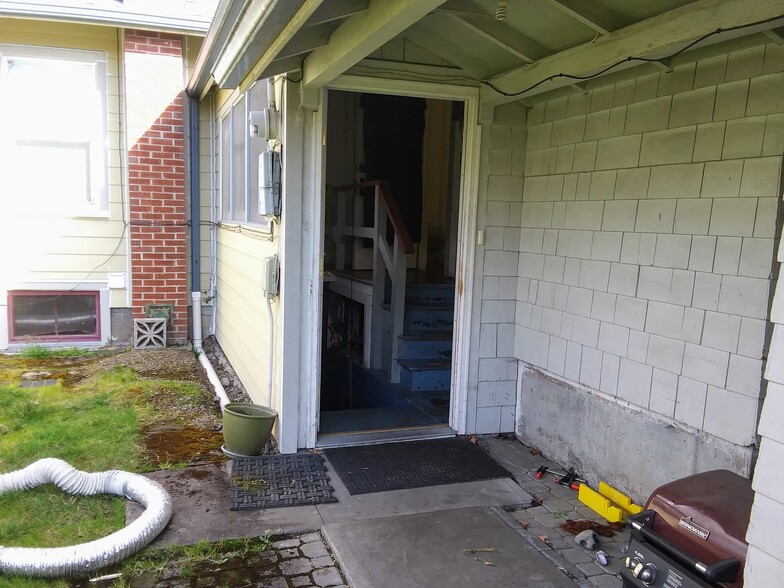 Rear Entry Door - 308 NW Kings Blvd