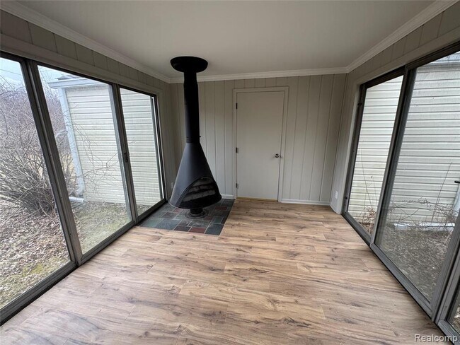 Building Photo - 7012 Tappon Dr