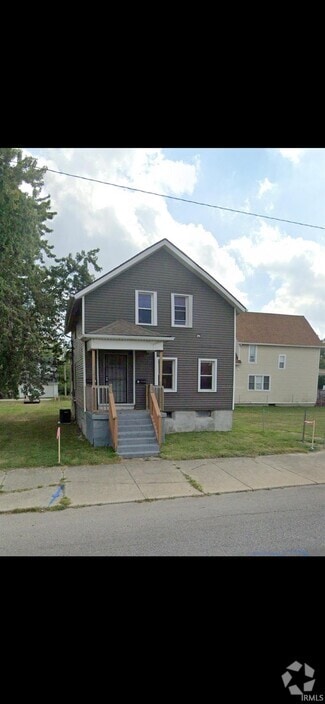 Building Photo - 708 E Jefferson Blvd