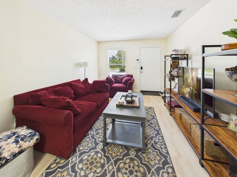 Living Room - 1411 E 109th Ave