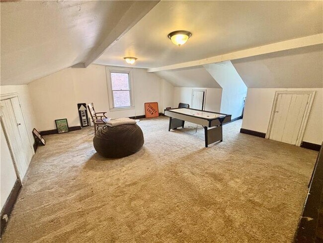 Building Photo - 1108 Sheffield St