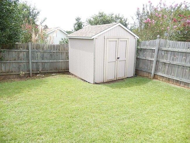 Building Photo - 3327 Dartmouth Dr