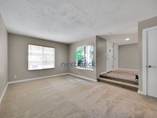 Building Photo - Spacious 4 Bed 2.5 Bath for Rent! OPEN HOU...