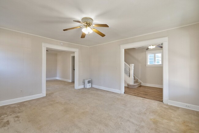 Building Photo - Great 4 Bedroom in 16th st Heights