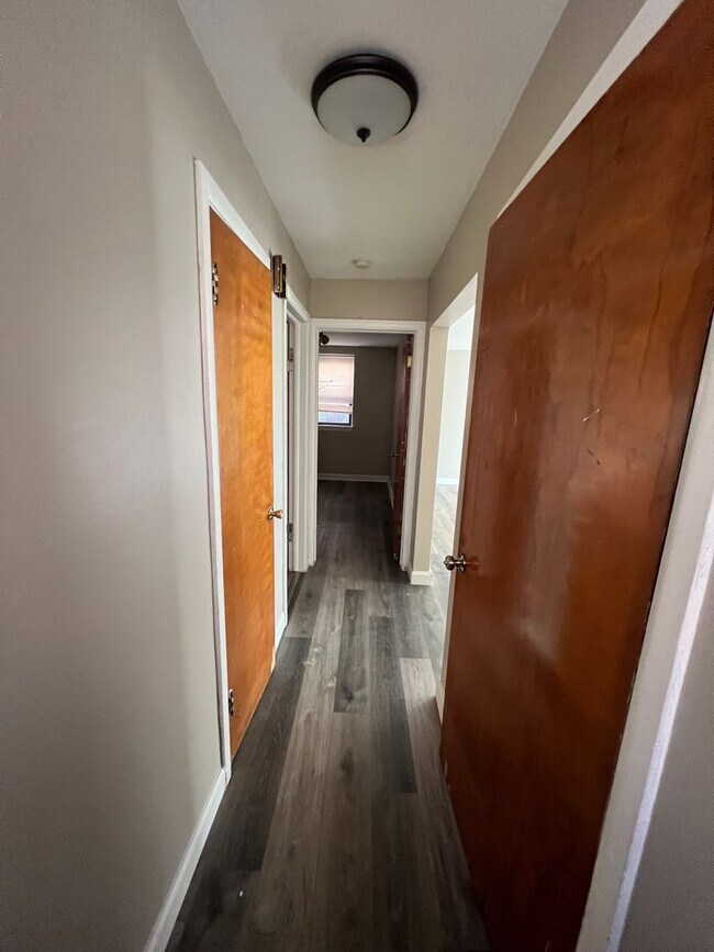 Building Photo - 5718 N Mozart St