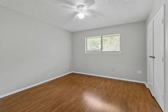 Building Photo - 740 Prairie Creek Dr