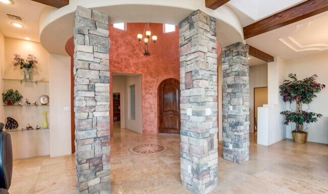 Building Photo - 3022 Lookout Ridge Dr