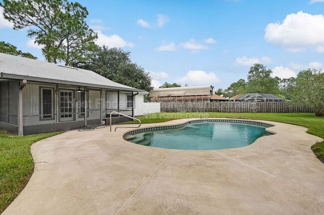 Building Photo - 10855 Mandarin Station Dr W