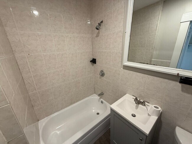 Building Photo - 139 Franklin St