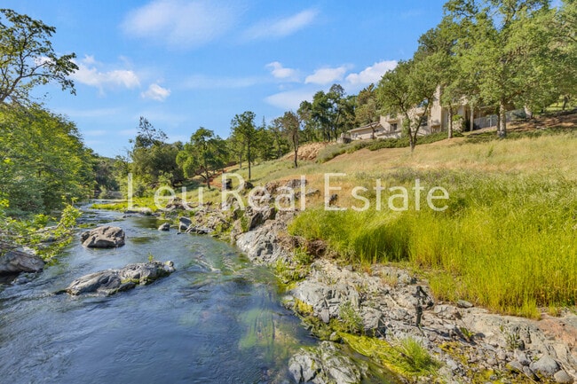 Building Photo - 6811 Beaver Pond Rd