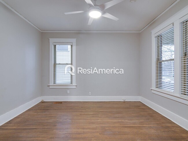 Building Photo - Gorgeously Renovated 3BR/2B Midtown Beauty!!