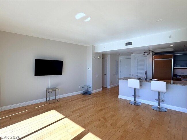 Building Photo - 322 Karen Ave