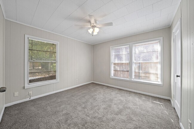 Building Photo - 2309 8th Ave