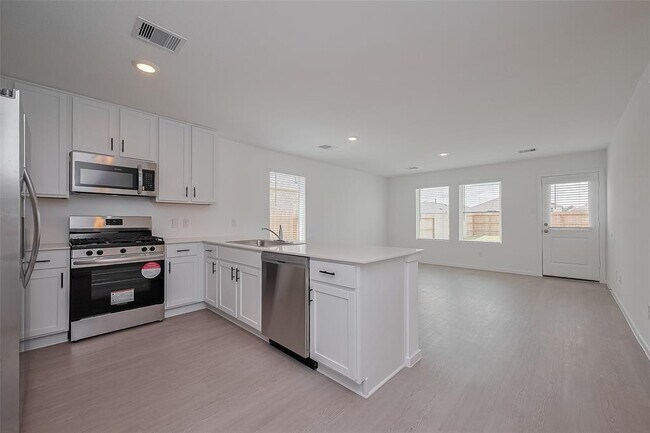 Building Photo - 21459 Montecagnano Ave