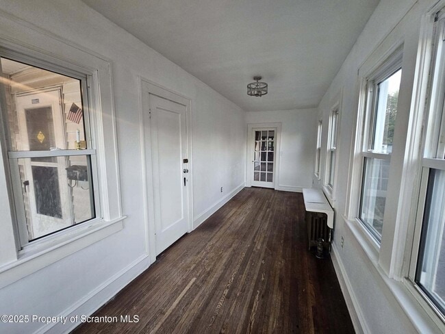 Building Photo - 423 E Lackawanna Ave