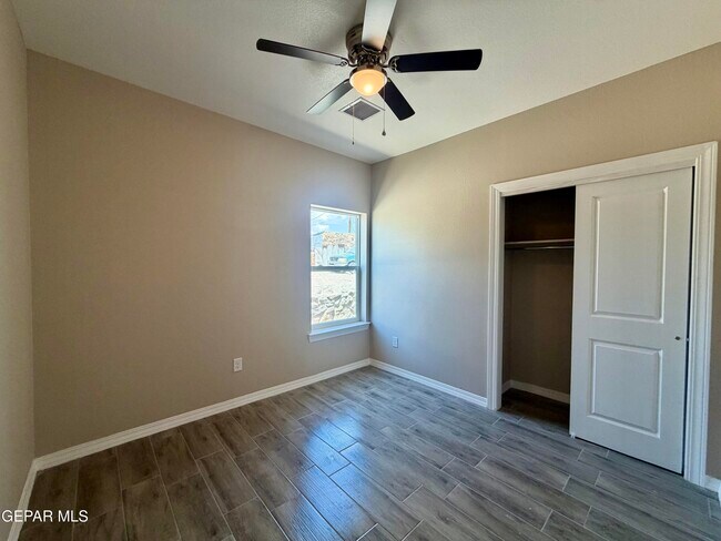 Building Photo - 125 Palma Dr