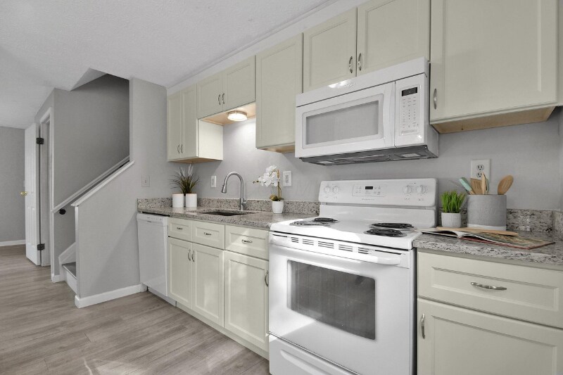 Building Photo - 3102 Dewbourne Dr