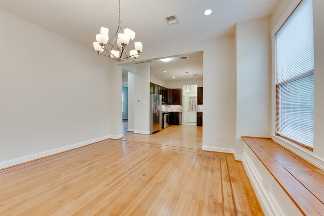 Building Photo - 401 Willard St