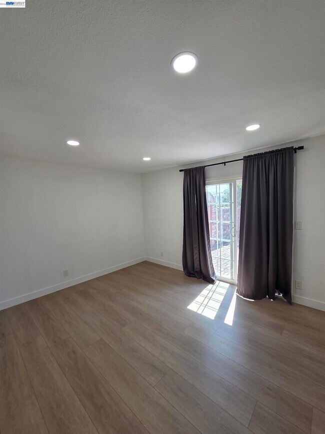 Building Photo - 47807 Masters Ct