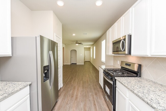 Building Photo - 14042 Chinook Dr