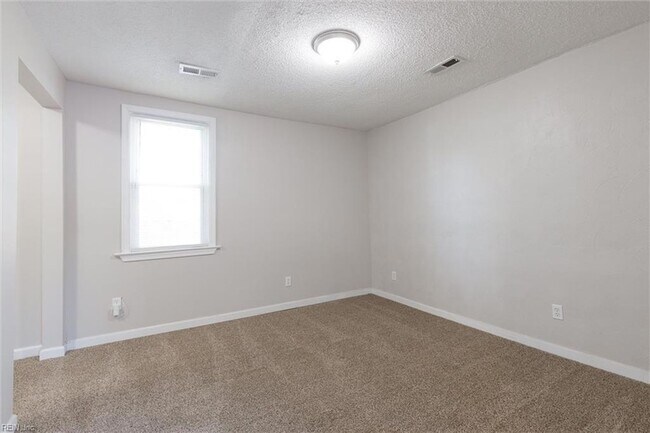 Building Photo - 720 Forbes St